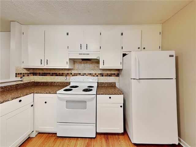 1289 Knoll Court NW, Conyers, GA 30012