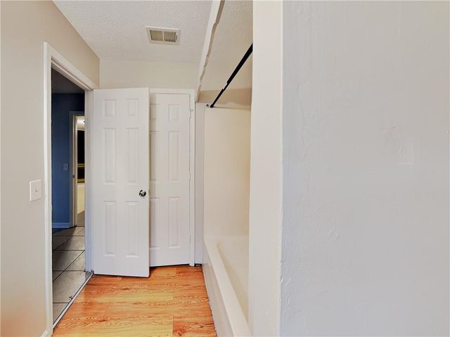 1289 Knoll Court NW, Conyers, GA 30012