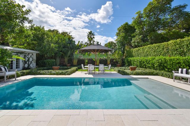 300 Buckingham Road, West Palm Beach, FL 33405
