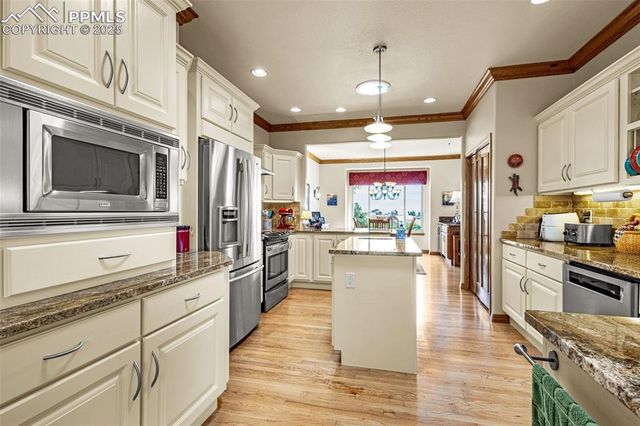 240 Mission Hill Way, Colorado Springs, CO 80921