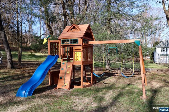 181 Pascack Road, Woodcliff Lake, NJ 07677