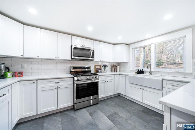 181 Pascack Road, Woodcliff Lake, NJ 07677