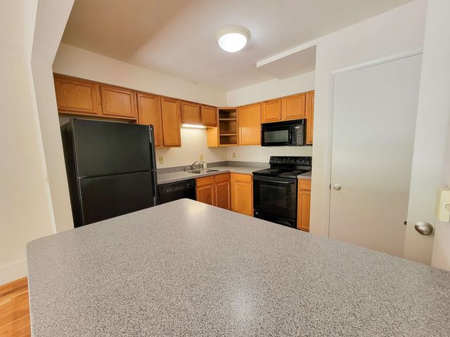 195 Ledgewood Cir Apt 102, Burlington, VT 05401