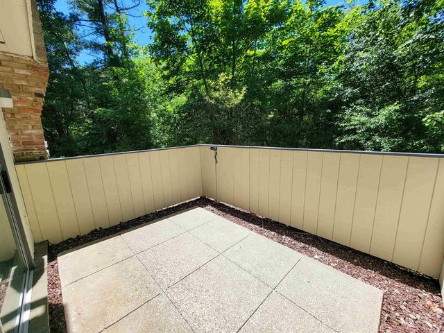 195 Ledgewood Cir Apt 102, Burlington, VT 05401