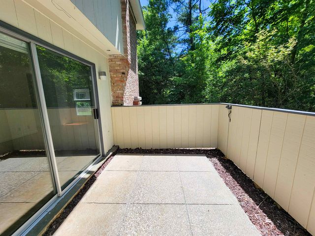 195 Ledgewood Cir Apt 102, Burlington, VT 05401
