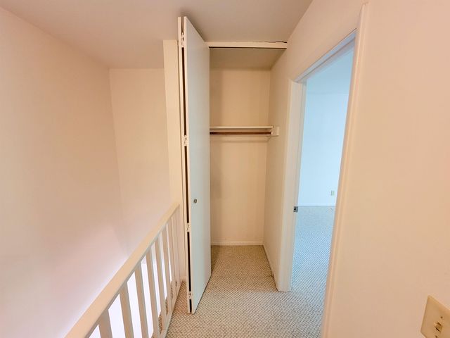 195 Ledgewood Cir Apt 102, Burlington, VT 05401