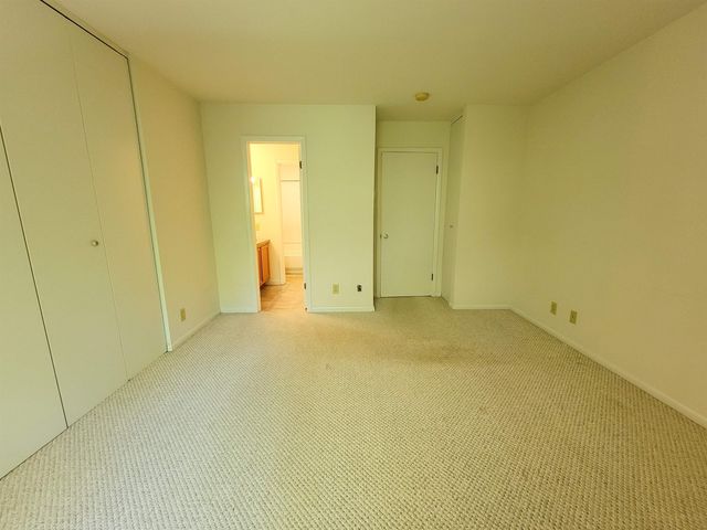 195 Ledgewood Cir Apt 102, Burlington, VT 05401
