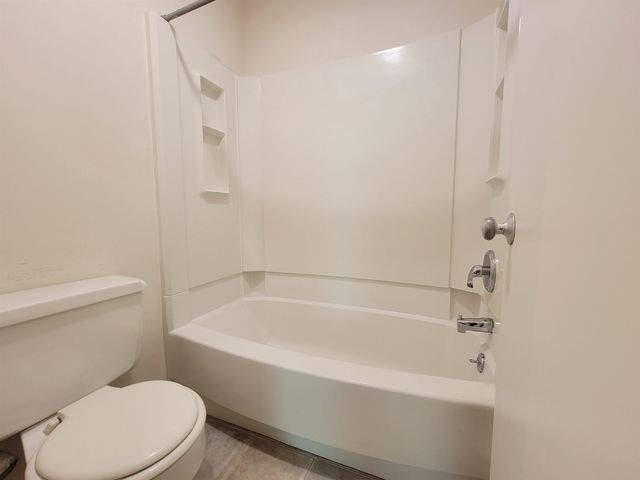 195 Ledgewood Cir Apt 102, Burlington, VT 05401