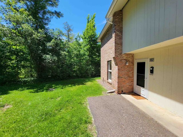 195 Ledgewood Cir Apt 102, Burlington, VT 05401