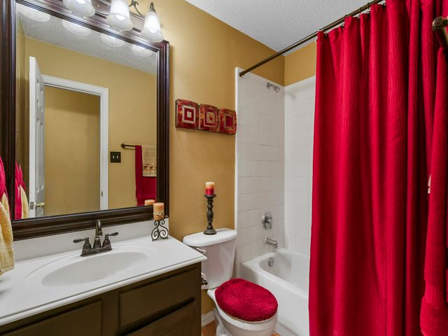 3244 Newhaven Drive, Highland Village, TX 75077