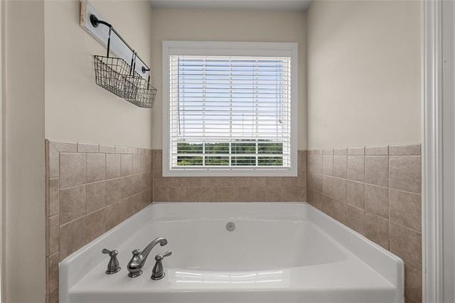 6222 Sapphire Court, Sugar Hill, GA 30518