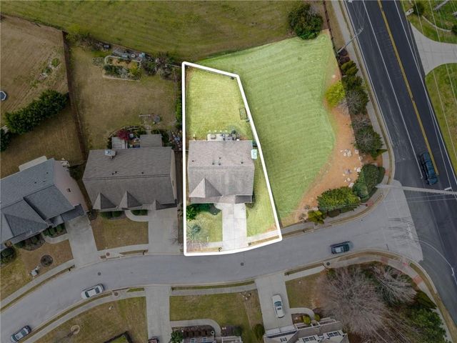 6222 Sapphire Court, Sugar Hill, GA 30518