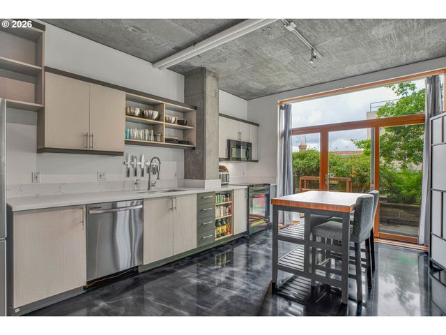 411 Nw FLANDERS St 310, Portland, OR 97209