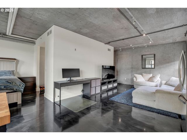 411 Nw FLANDERS St 310, Portland, OR 97209