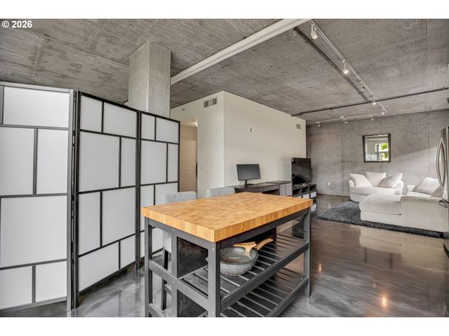 411 Nw FLANDERS St 310, Portland, OR 97209