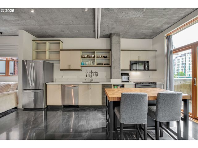411 Nw FLANDERS St 310, Portland, OR 97209