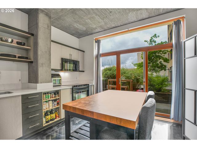 411 Nw FLANDERS St 310, Portland, OR 97209