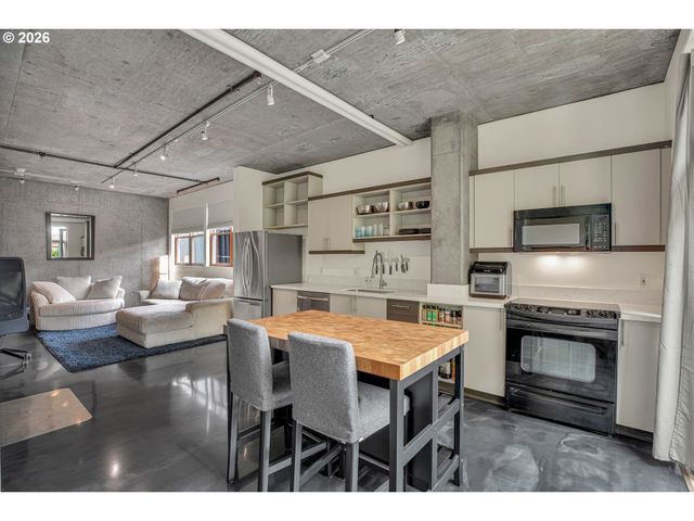 411 Nw FLANDERS St 310, Portland, OR 97209