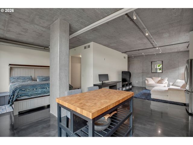411 Nw FLANDERS St 310, Portland, OR 97209