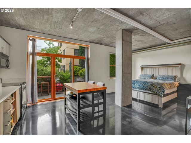 411 Nw FLANDERS St 310, Portland, OR 97209