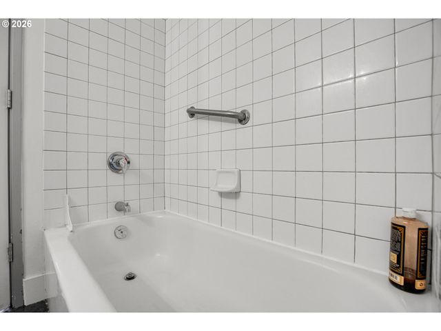 411 Nw FLANDERS St 310, Portland, OR 97209