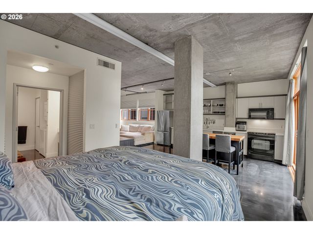 411 Nw FLANDERS St 310, Portland, OR 97209