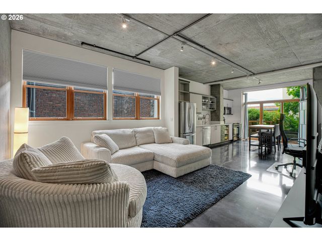 411 Nw FLANDERS St 310, Portland, OR 97209