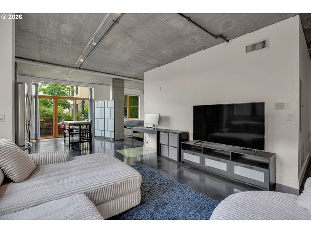411 Nw FLANDERS St 310, Portland, OR 97209