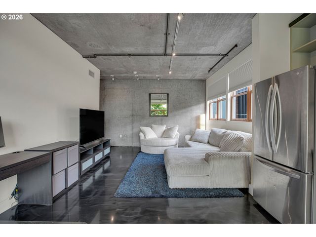411 Nw FLANDERS St 310, Portland, OR 97209