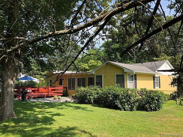 105 Krause Road, Mattituck, NY 11952