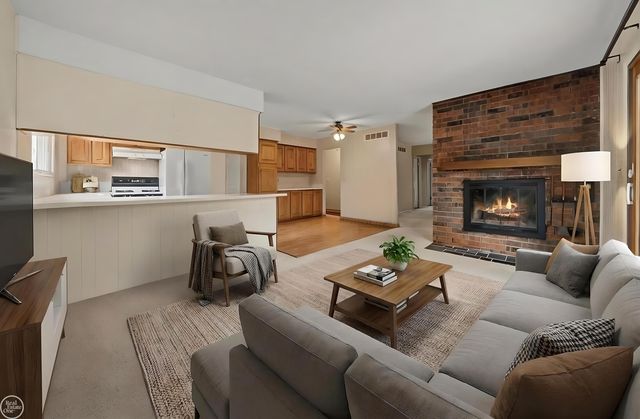 2247 Cumberland Drive, Troy, MI 48085