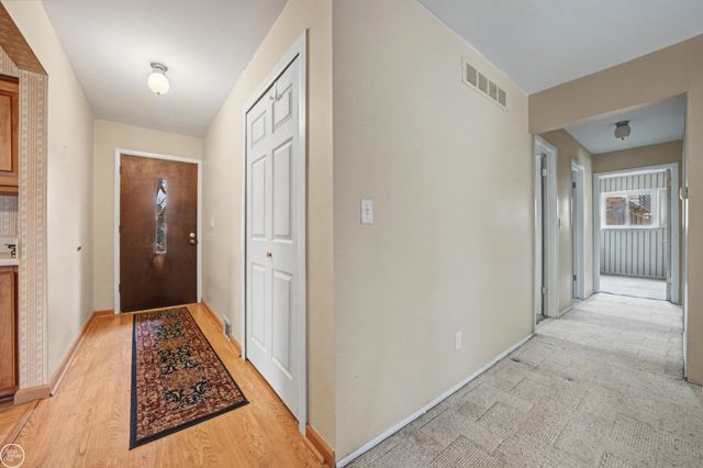 2247 Cumberland Drive, Troy, MI 48085