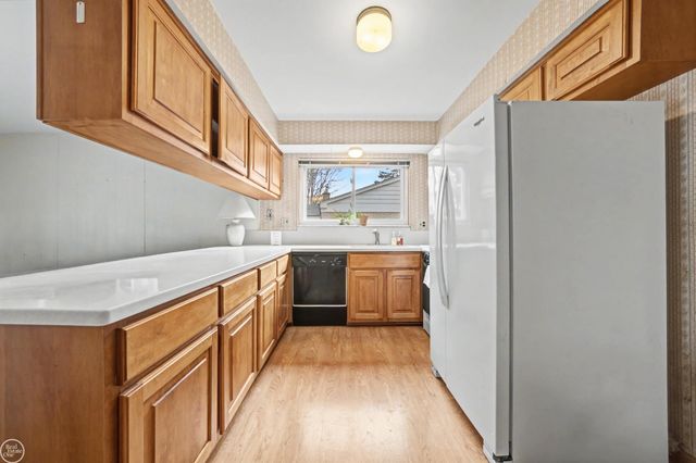 2247 Cumberland Drive, Troy, MI 48085