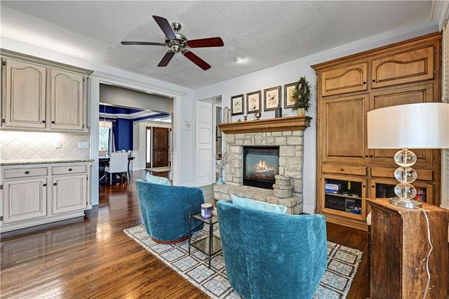 5013 W 150TH Street, Leawood, KS 66224