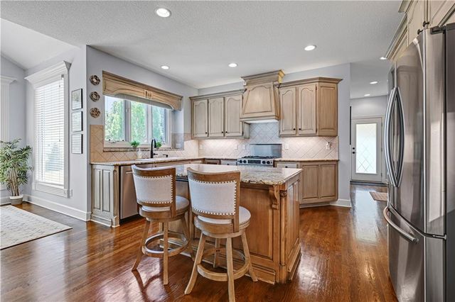5013 W 150TH Street, Leawood, KS 66224