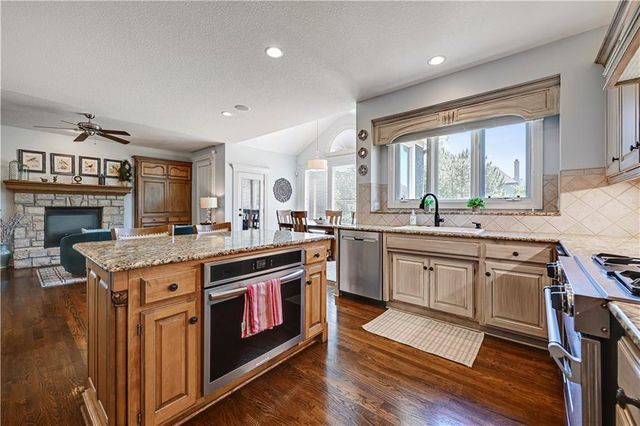 5013 W 150TH Street, Leawood, KS 66224