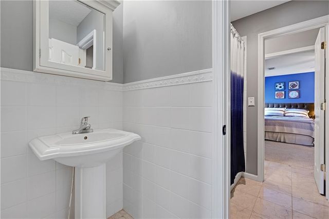 5013 W 150TH Street, Leawood, KS 66224