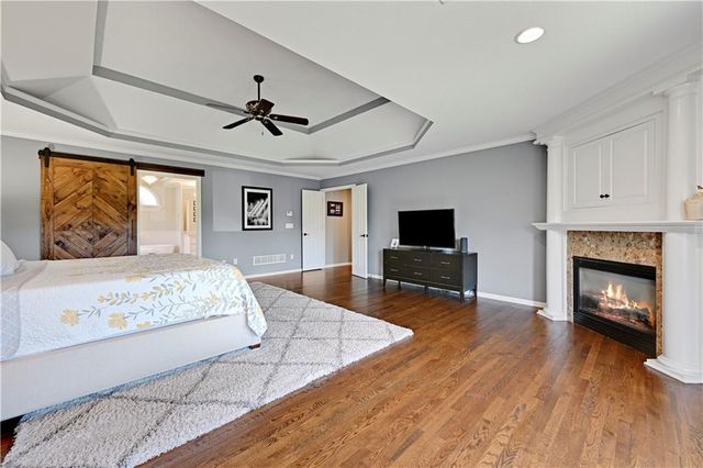 5013 W 150TH Street, Leawood, KS 66224