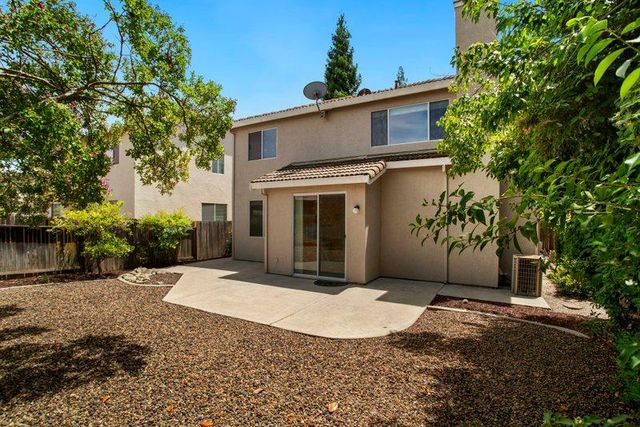 11447 Gold Station Dr, Gold River, CA 95670