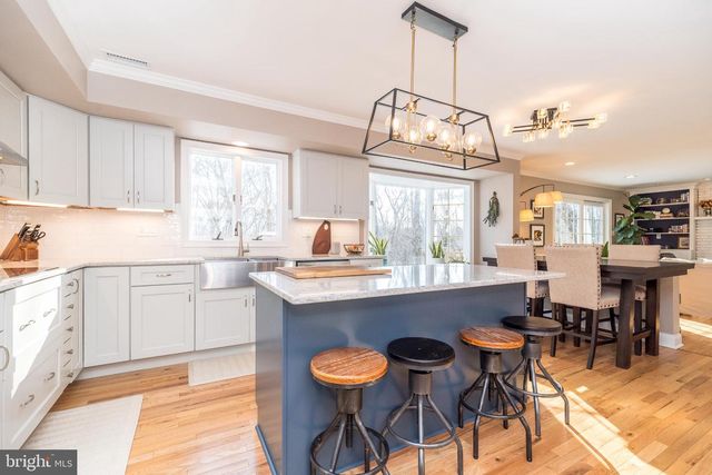 1465 BUCK HILL DR, Southampton, PA 18966