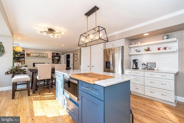 1465 BUCK HILL DR, Southampton, PA 18966