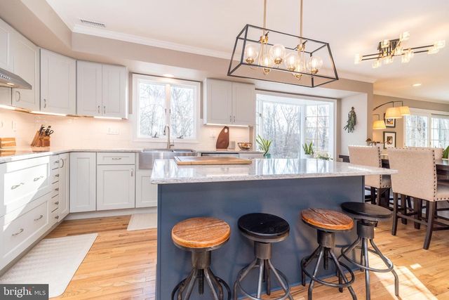 1465 BUCK HILL DR, Southampton, PA 18966