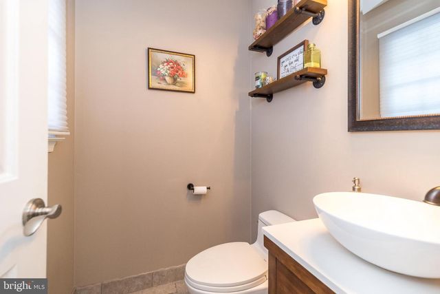 1465 BUCK HILL DR, Southampton, PA 18966