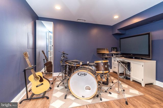 1465 BUCK HILL DR, Southampton, PA 18966