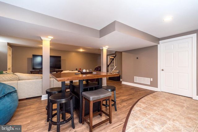 1465 BUCK HILL DR, Southampton, PA 18966