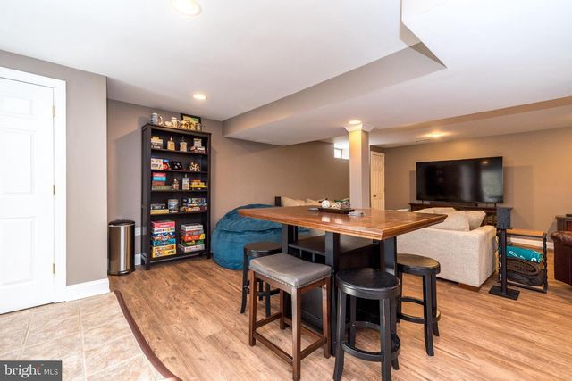 1465 BUCK HILL DR, Southampton, PA 18966