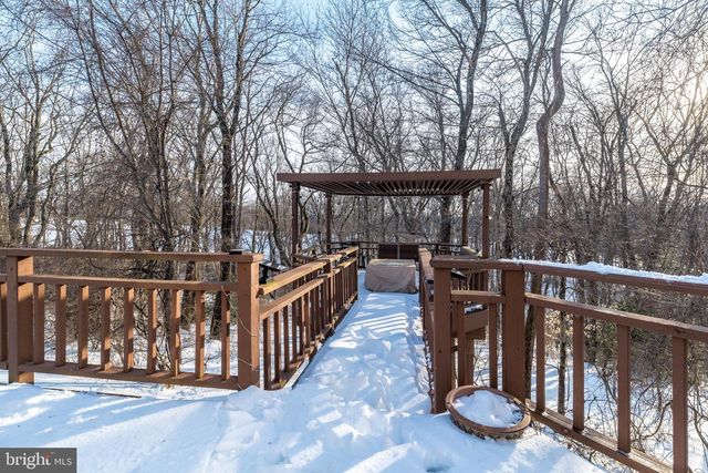 1465 BUCK HILL DR, Southampton, PA 18966