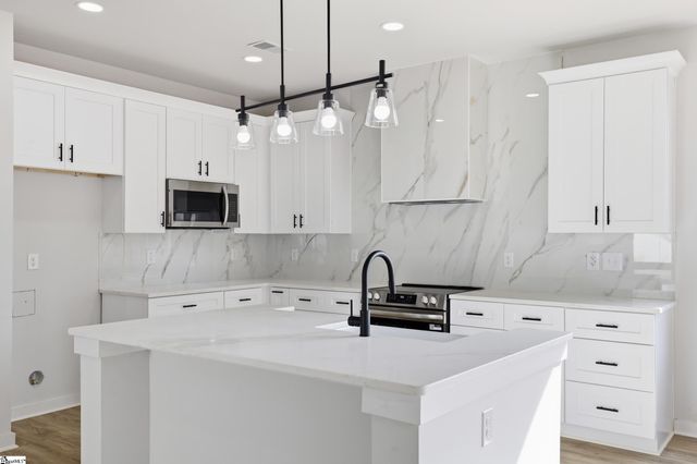 170 Buncombe Street, Woodruff, SC 29388