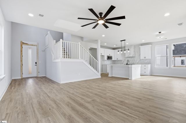 170 Buncombe Street, Woodruff, SC 29388