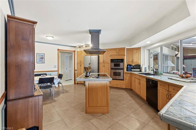 311 Henley DR, Naples, FL 34104